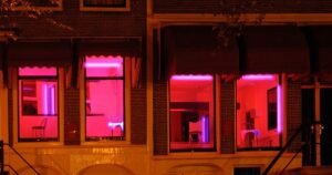 0_Amsterdam-red-light-district.jpg