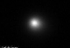 100692147-14946689-It_was_first_discovered_on_July_1_sparking_fears_of_an_alien_inv-a-11_17536950911.jpeg
