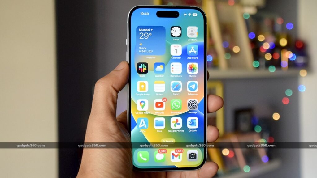 1753785321_iphone_15_review_display_gadgets360_1698817311401.jpg