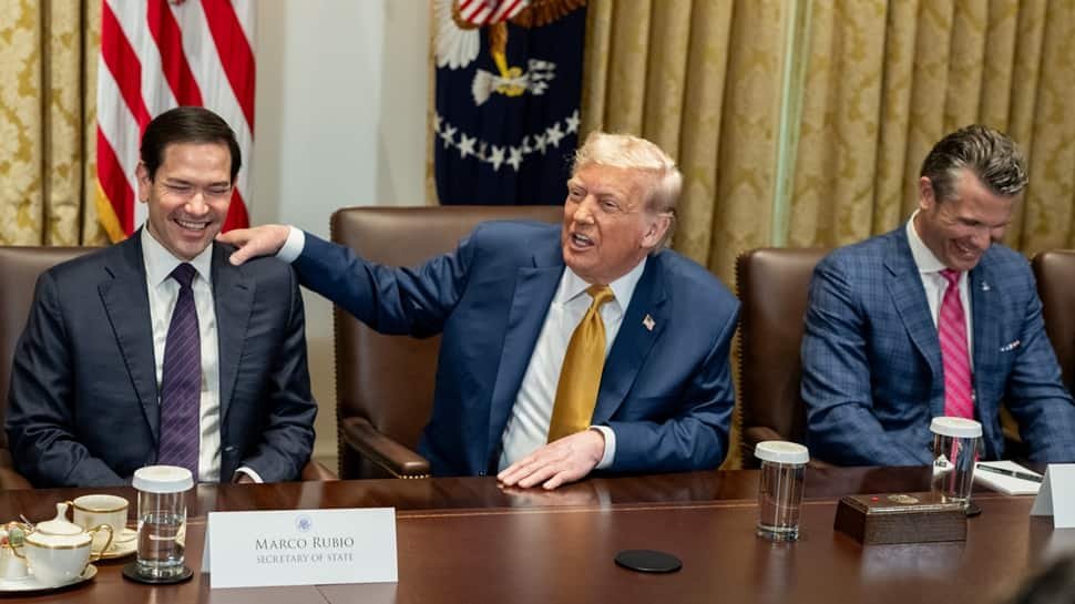 1791207-trump-team-tw.jpg