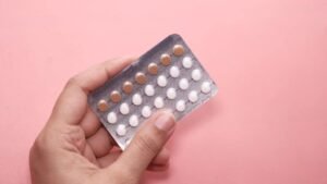 1798478-contraceptive-burning-france-1.jpg