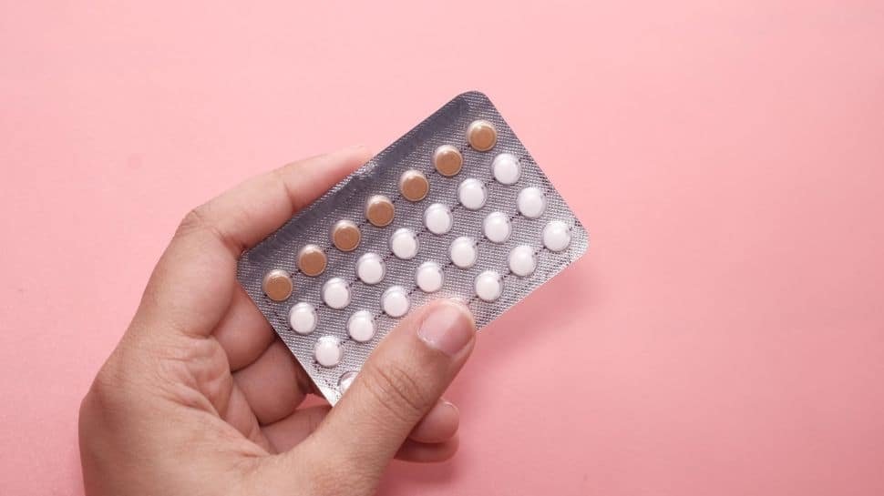 1798478-contraceptive-burning-france-1.jpg