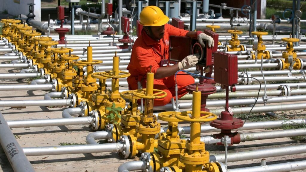 2-0-498317493-ongc1-0_1681036332647_1752245505410.jpg