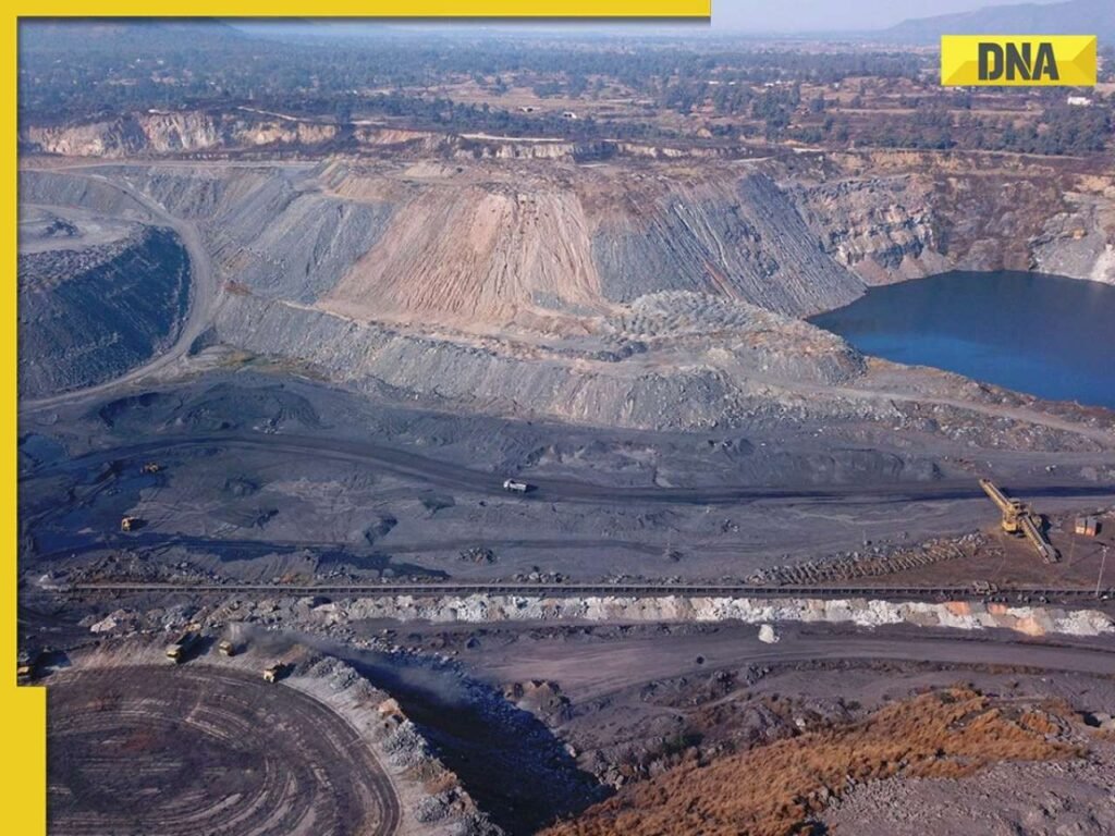 2713396-jharkhand-possess-around-40-per-cent-of-india-s-total-mineral-wealth.jpg