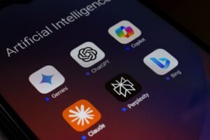 Anthropic-AI-apps-Gemini-Bing.jpg