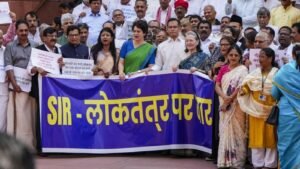 Congress-s-Sonia-Gandhi-and-Priyanka-Gandhi-Vadra-_1753347674637_1753347684246.jpg