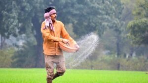 IMG_Indian_farmer_spread_2_1_TFDPQ3TN.jpg
