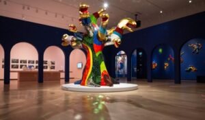 Snake-Lady-by-Niki-de-Saint-Phalle.jpg