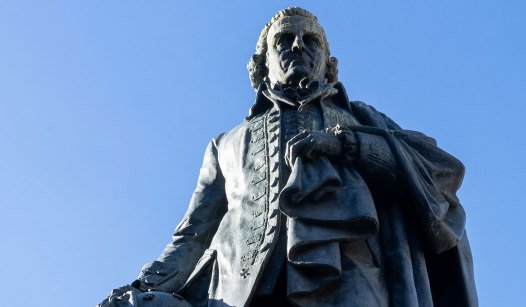 adam-smith-statue.jpg