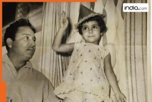 farah-khan-childhood-with-her-dad.jpg