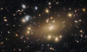 hubble-snaps-galaxy-cl.jpg