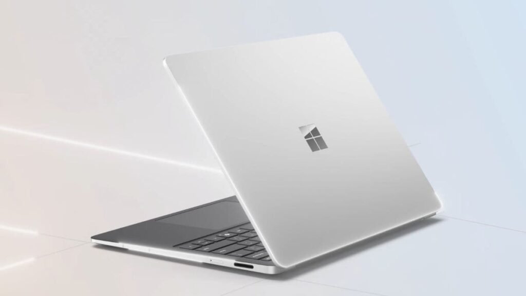microsoft_surface_laptop_5g_1753252562060.jpg