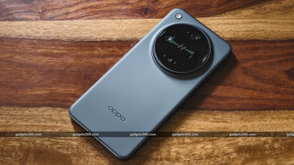 oppo_find_x8_ultra_hasselblad_main_big_gadgets_360_1753695840233.jpg