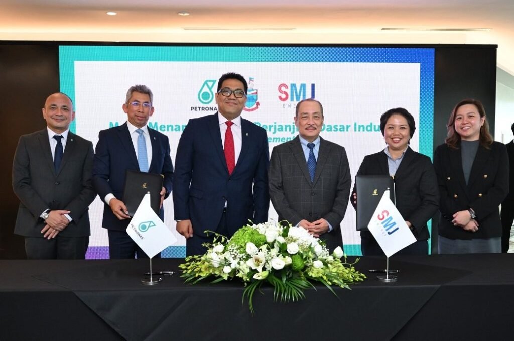 petronas-strengthens-collaboration-in-sabah-inks-equity-deal-with-smj-energy-_315661.jpg