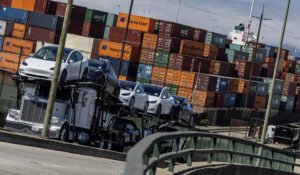 port-of-oakland-containers-truck.jpg