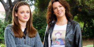 rory-and-lorelai-smiling-in-gilmore-girls.jpg