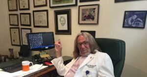 160826-trump-doctor-mbe_522p.jpg