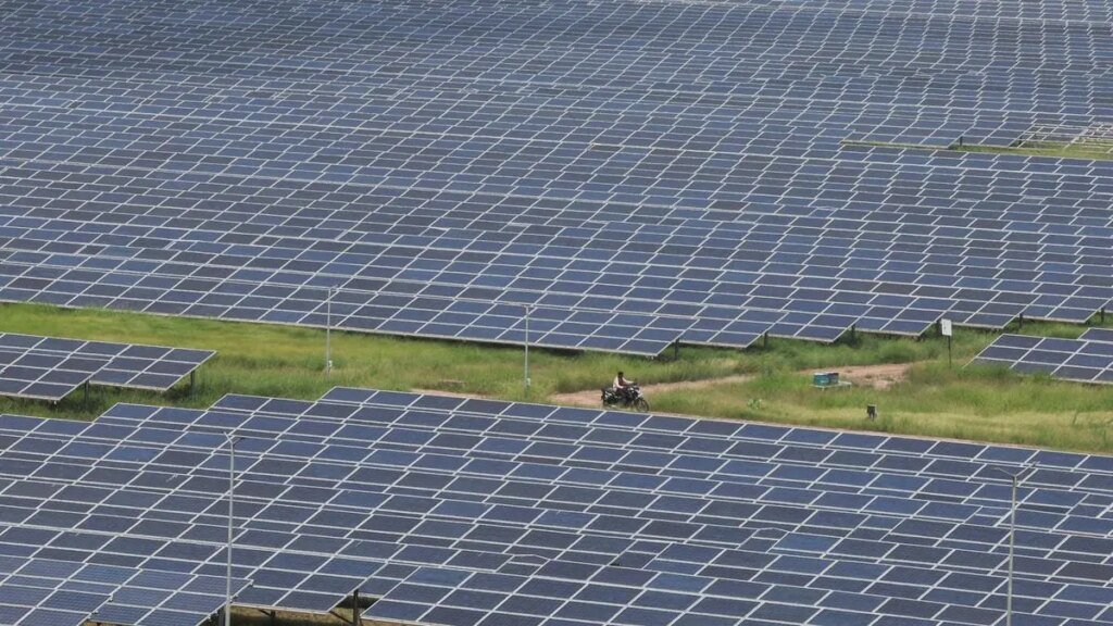 1755759547_2025-08-05T122657Z_1764021851_RC2UY9AQUQUQ_RTRMADP_3_INDIA-RENEWABLES.JPG