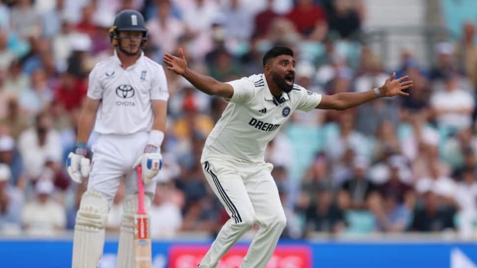 1803623-siraj-bumrah.jpg