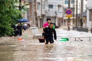 1808534-china-floods1-ians.jpg