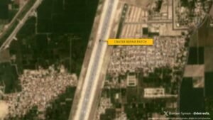1815094-rahim-yar-khan-runway-damien-symon.jpg