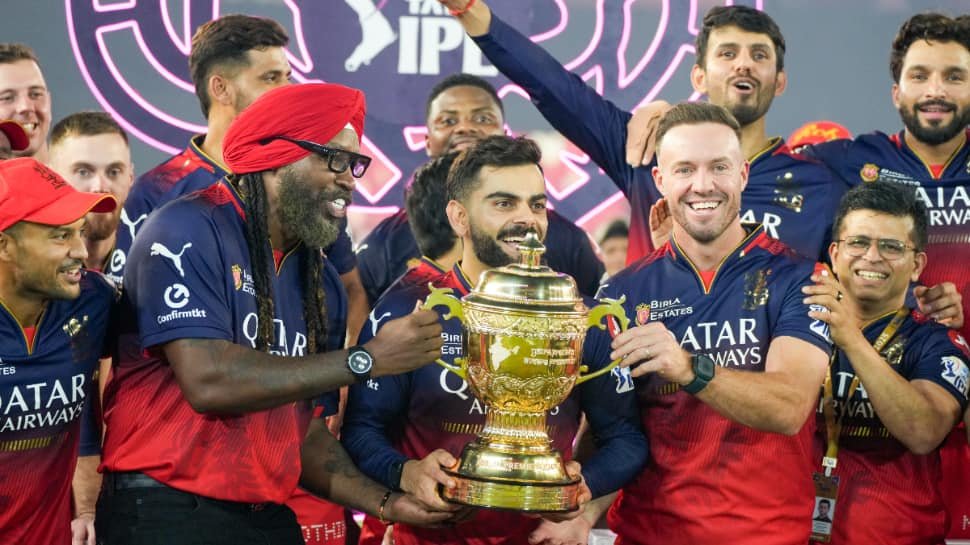 1817242-ab-de-villiers-gives-major-hint-on-rcb-return.jpg