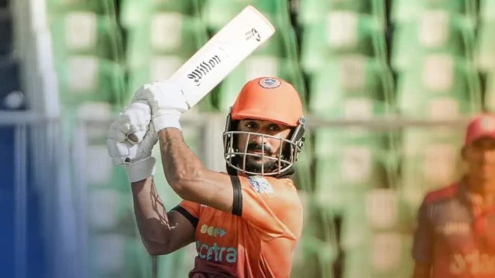1820577-salman-nizar-creates-mayhem-hits-11-sixes-in-13-balls.jpg