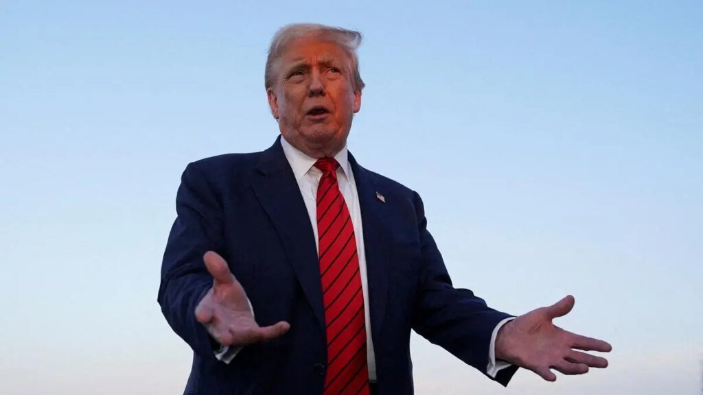 2025-08-04T172648Z_1089103541_RC2ZZFAOOJ8M_RTRMADP_3_USA-TRUMP-ECONOMY.JPG