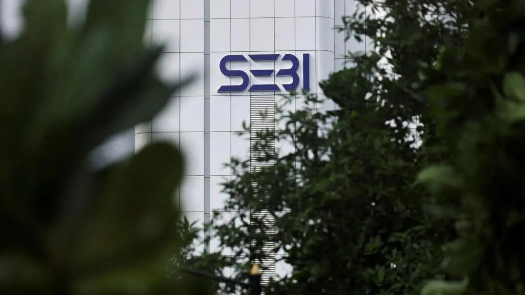 2025-08-22T124905Z_599289143_RC2YU9A7V33R_RTRMADP_3_INDIA-SEBI-MUTUAL-FUNDS.JPG