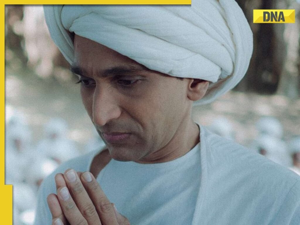 2717501-gandhi3.jpg