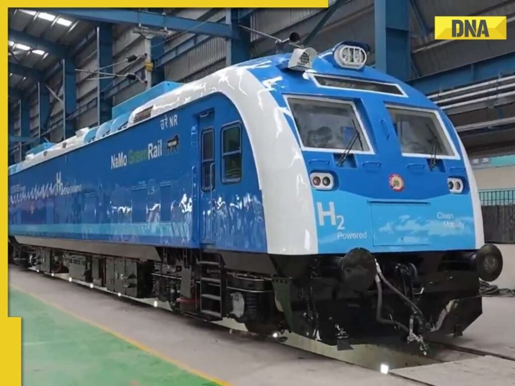 2718365-train.jpg