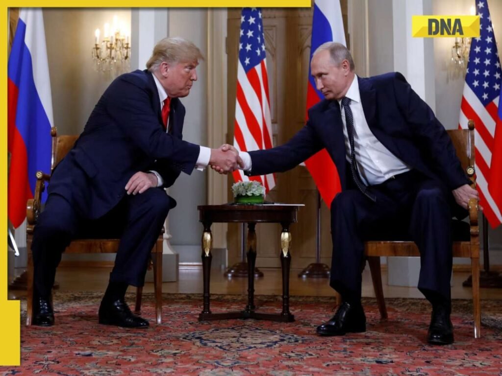 2718758-donald-trump-with-vladimir-putin.jpg