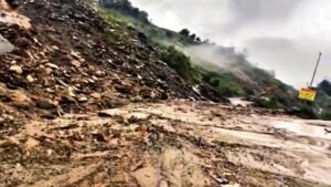 As-heavy-rainfall-continues-in-parts-of-Himachal-P_1754977343353_1754977352550.jpg