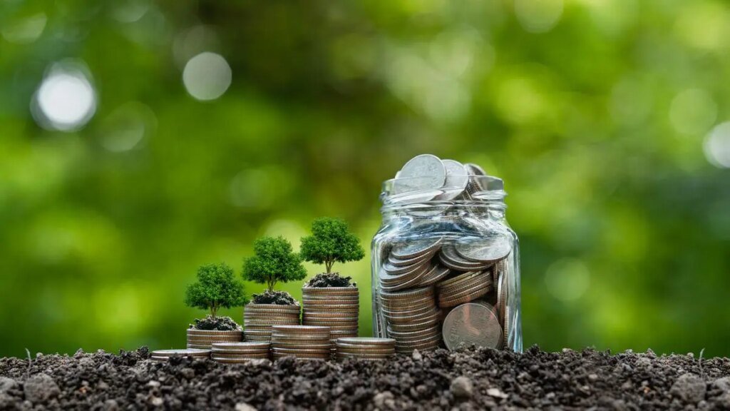 BL12_Think_stack_coins_jar.jpg