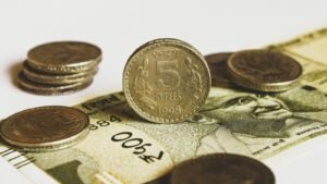 Budget_3-rupees-rup4409765_1754914117296_1754914117456.jpg
