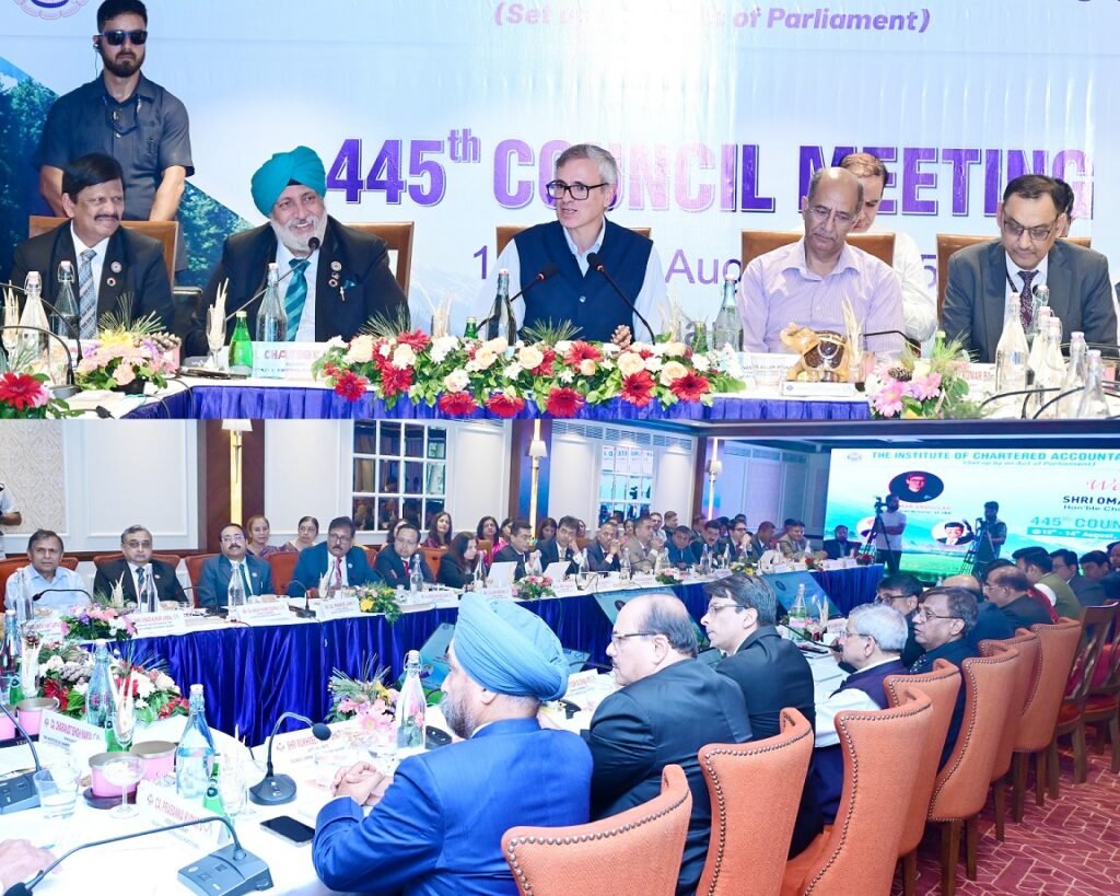 CM-Omar-Abdullah-interacts-with-ICAI-members-at-its-445th-Council-Meeting-in-Pahalgam-12.jpeg