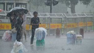 Delhi-Rain-Weather-12_1755954986153_1755955004318.jpg