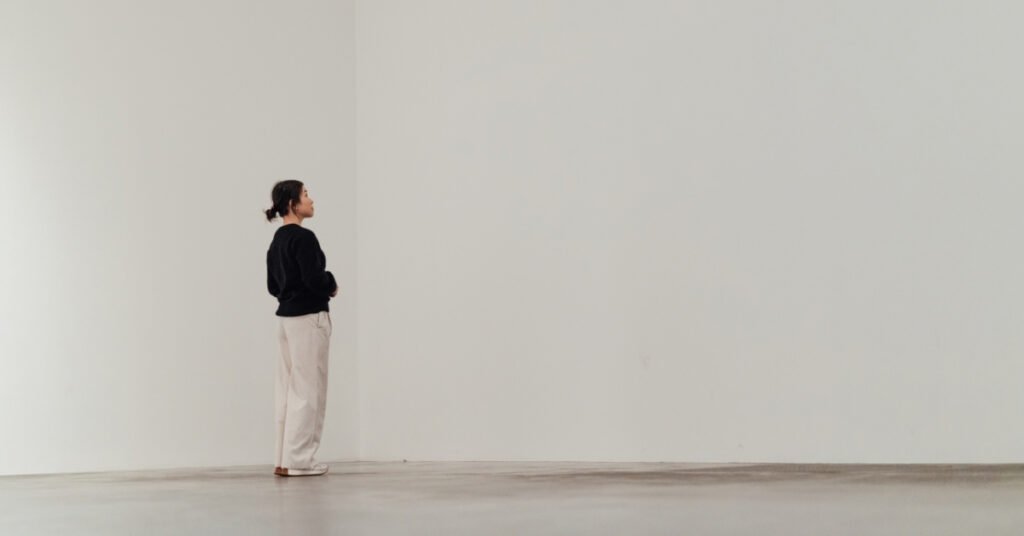 Does-Minimalism-Actually-Make-You-Happier.jpg