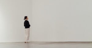 Does-Minimalism-Actually-Make-You-Happier.jpg