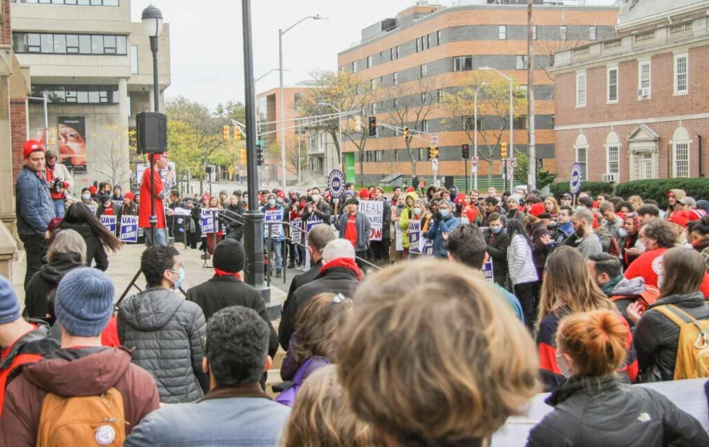 Harvard-Graduate-Student-Union-United-Automobile-Workers.jpg