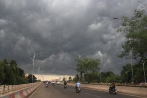 Heavy-rain-to-batter-12-Odisha-districts-IMD-issues-low-pressure-alert-scaled.jpg
