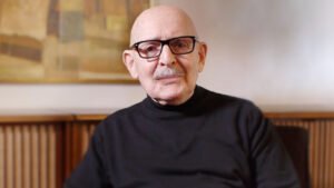 Joe-Caroff-Illustrator-Obit-Headshot-Publicity-H-2022.jpg