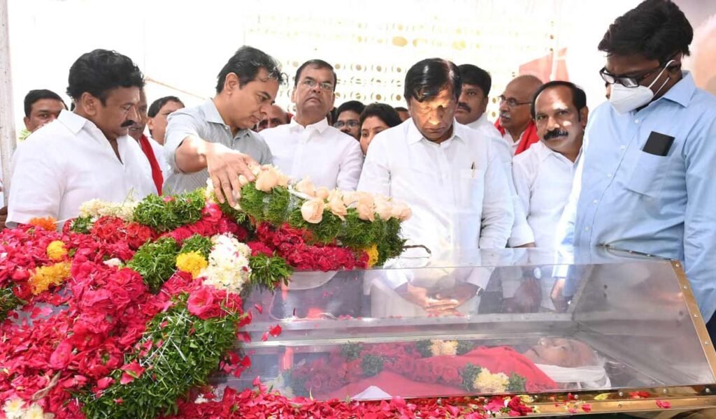Leaders-across-parties-pay-rich-tributes-to-CPI-veteran-Suravaram-Sudhakar-Reddy-2.jpg