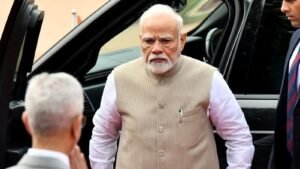 Prime-Minister-Narendra-Modi-being-received-by-ext_1754359582677_1754359593153.jpg