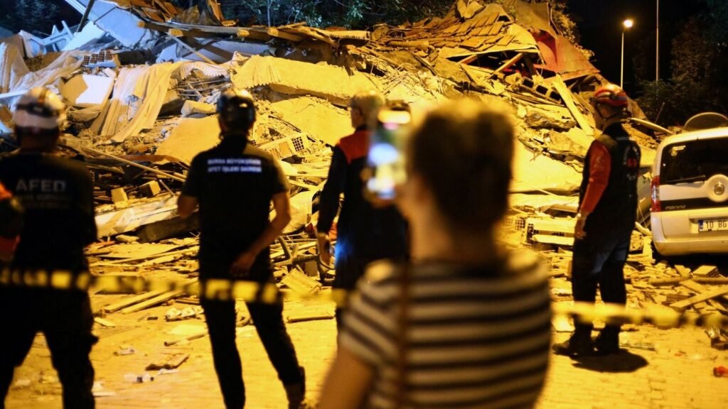 TURKEY-QUAKE-10_1754882227362_1754882244648.JPG