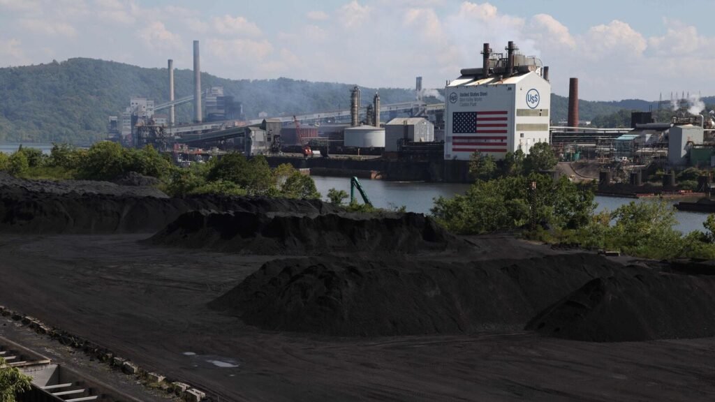 US-INDUSTRY-STEEL-EXPLOSION-10_1754967157966_1754967168126.jpg