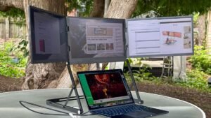 aura-triple-display-5-1200x675.jpg