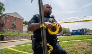 baltimore-police-officer.jpg