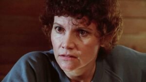 billy-s-mom-in-gremlins.jpg