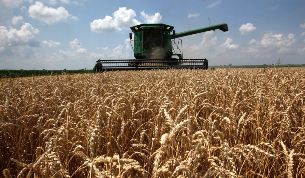 combine-harvester-illinois.jpg